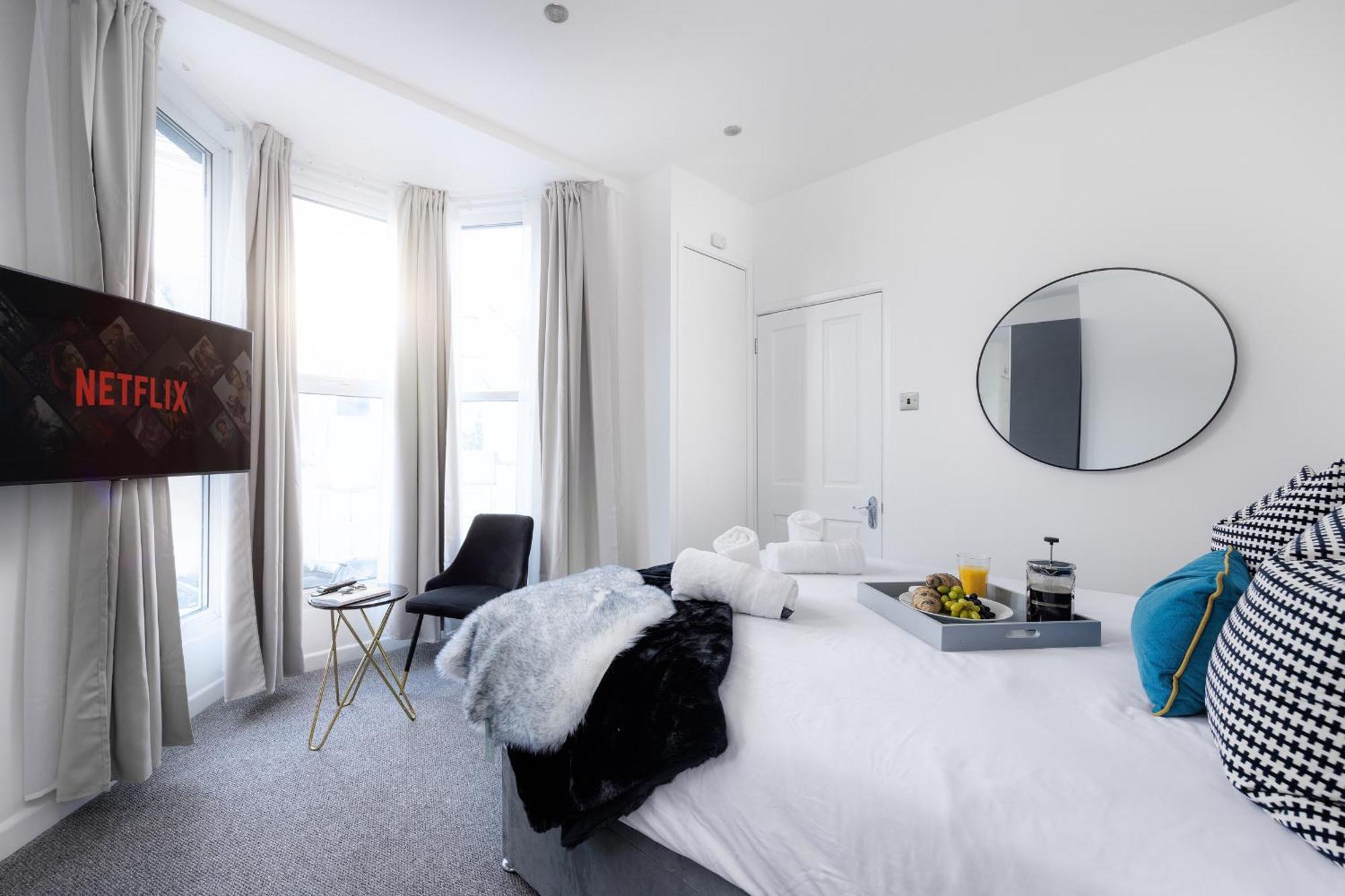 Boujis Central Plymouth Apartment - Sleeps 4 - Habita Property Kültér fotó